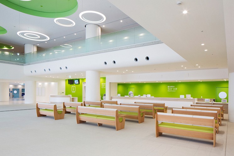 于細(xì)微處見關(guān)懷——醫(yī)院標(biāo)識導(dǎo)視系統(tǒng)的人性化設(shè)計(jì)