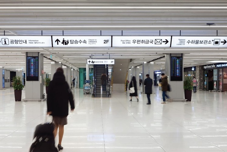 出行的人越來越多，標(biāo)識引導(dǎo)系統(tǒng)在機(jī)場的應(yīng)用要怎么做？