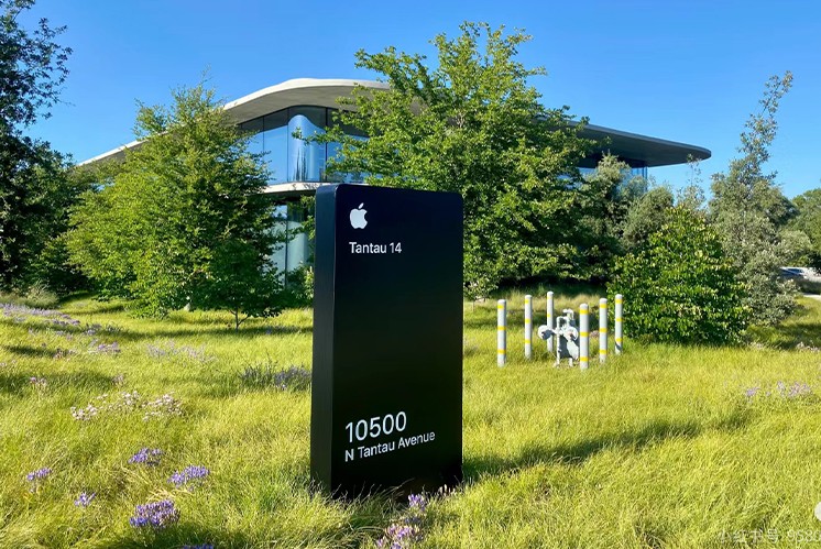 全球十大之一的建筑事務(wù)所設(shè)計(jì)的蘋果公園 | 蘋果公園高端導(dǎo)視設(shè)計(jì)該如何匹配？